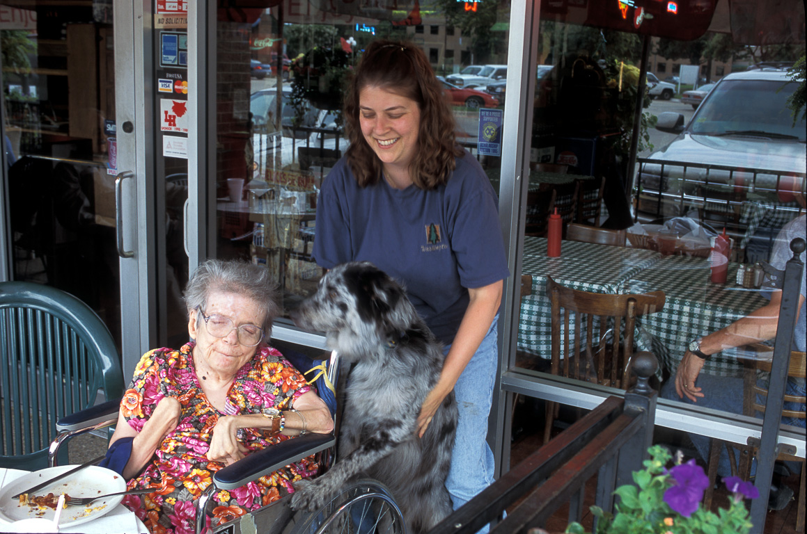 Beanie & Scherre at the hamburger place