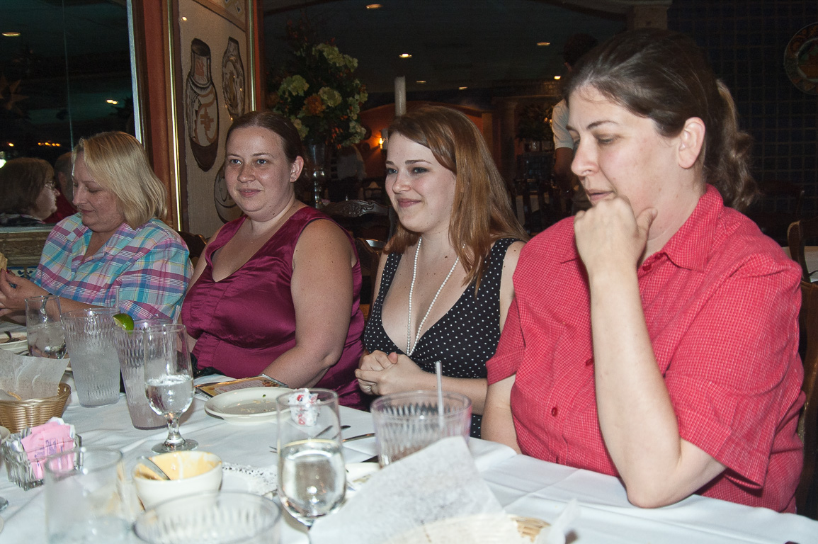 Ellen, Kristy, Megan & Scherre at lunch