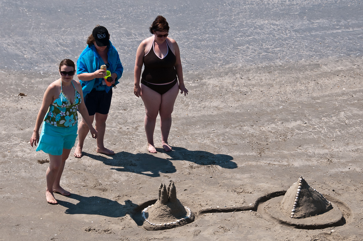 Martha, Kristy & Megan building sand castles